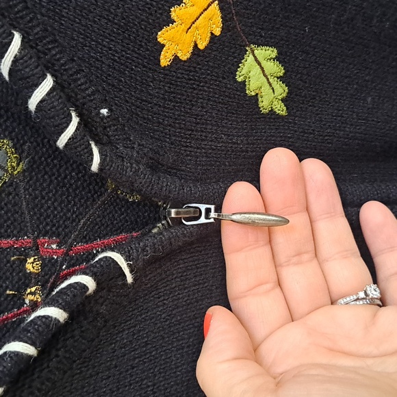 Breckenridge Black Embroidered Red Cardinal Zip Up Sweater. Size XL - Picture 6 of 10